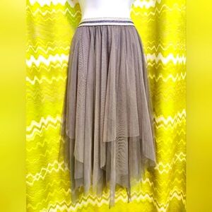 NWOT Handkerchief Hem Silver Tulle Skirt